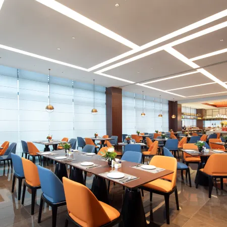 Hampton by Hilton Wenling