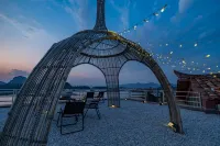 Only You Lake View Hotel
