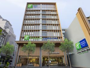 Holiday Inn Express & Suites Bangkok Central Pier