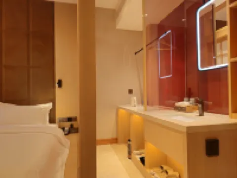 Jingchen Hotel (Leshan Zhanggongqiao Food Street Branch)