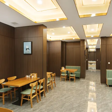 Immersive Resort Hotel (Torch 8th Street International Beach Branch)