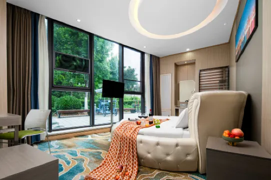 YING PAN THE TOPHAMS HOTEL