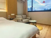 ESheng Zhiyu Hotel (Huaqing Bridge Branch) Hotels near Yangming Station