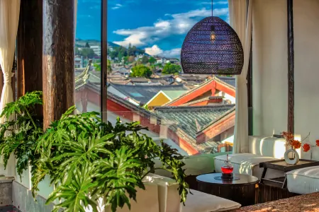 Lijiang Lanyueli Snow Mountain Scenic Hotel