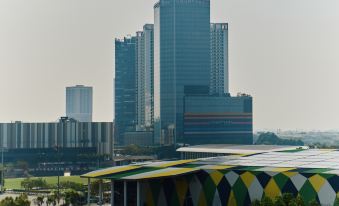 Sunsuria Forum Soho & Residence Suites Setia Alam by Moka