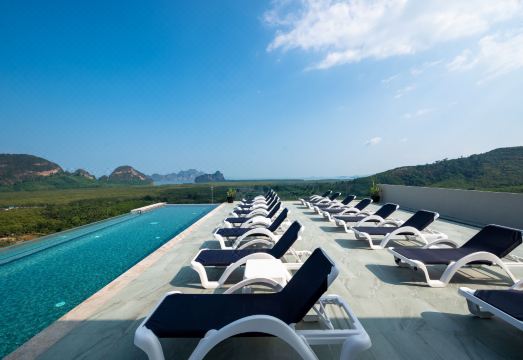 Beyond Skywalk Nangshi