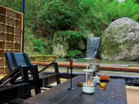 Mountains beyond mountains Liu su shan she hot spring holiday meisu