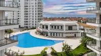 Caesar Blue Seaside Luxury Apartments - piscine
