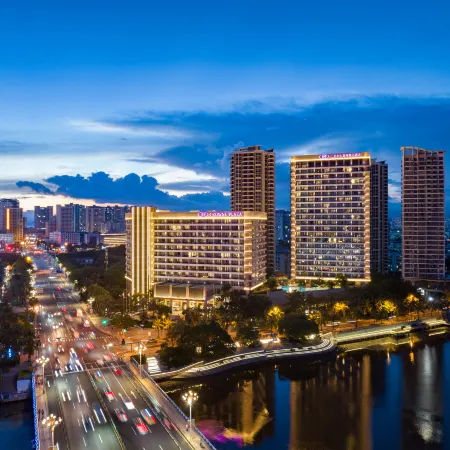 Crowne Plaza SANYA CITY CENTER by IHG Отели рядом с достопримечательностью «Первый Рынок»