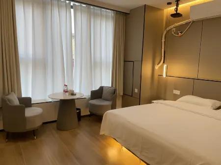 Shiguang Light Luxury Homestay (Yongzhou Wanda)