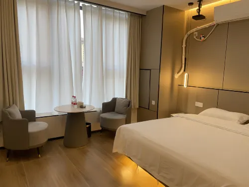 Shiguang Light Luxury Homestay (Yongzhou Wanda)
