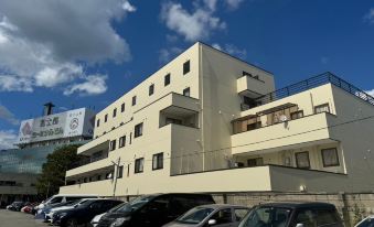 4. Hotel fu..