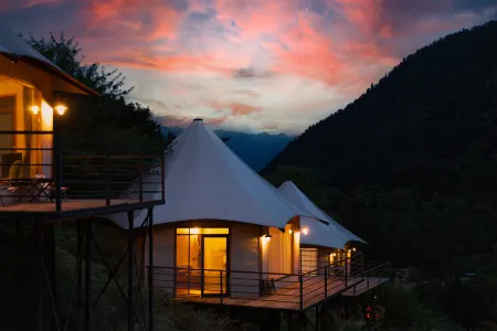 Yubeng Snow Mountain Vow Luxury Tent Hotel