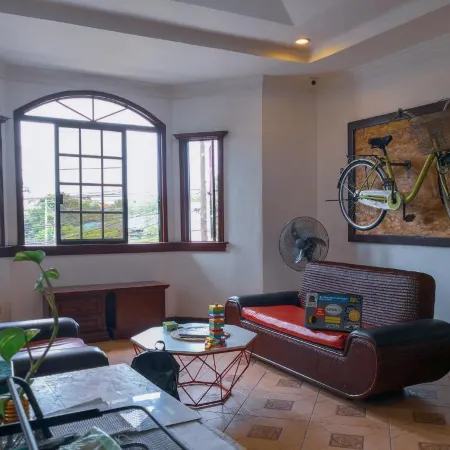Spinning Cat Hostel Отели рядом с достопримечательностью «Колледж Бохоль Институт оф Текнолоджи Интернешнел»