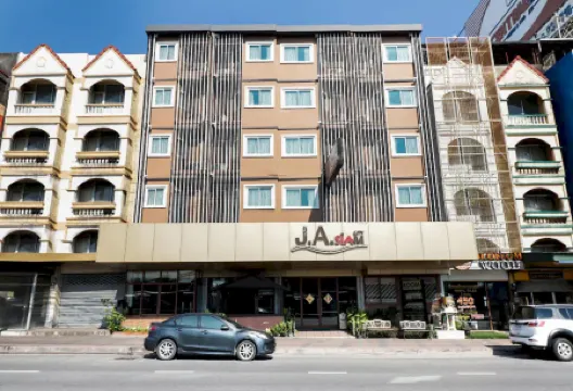 Collection O JA Siam City Отели рядом со станцией Железнодорожная станция Паттая