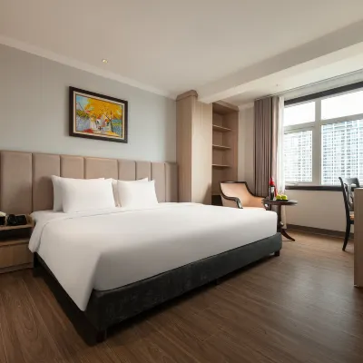 Minasi Premium Hotel Hotels near Truc Back Lake