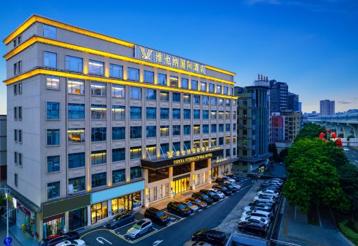 维也纳国际酒店（深圳北站元芬地铁站店）外景图