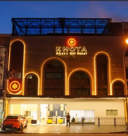 Khota Hill Hotel Отели рядом с достопримечательностью «Wat Phra in Plaeng»