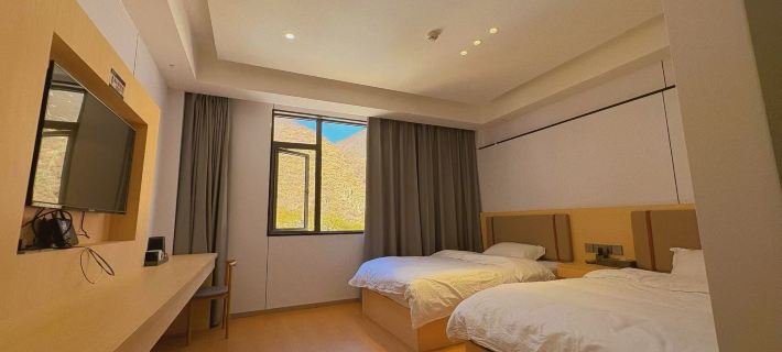 Baiyu Linqi Hot Spring Hotel Hotels in Baiyu