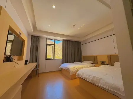 Baiyu Linqi Hot Spring Hotel