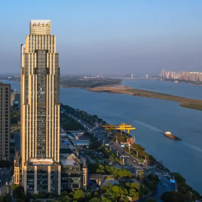 Grand Skylight International Hote Nanchang (Honggutan Bayi Bridge Branch) Hotels near Jiangxi Provincial Museum