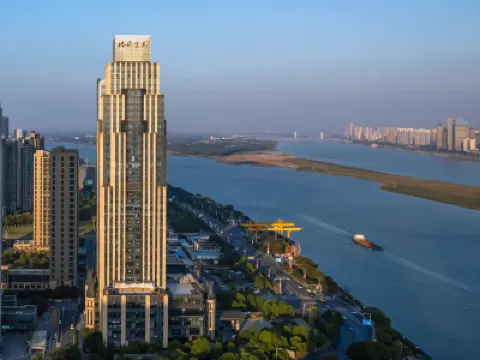 Grand Skylight International Hote Nanchang (Honggutan Bayi Bridge Branch) Hôtels à : 