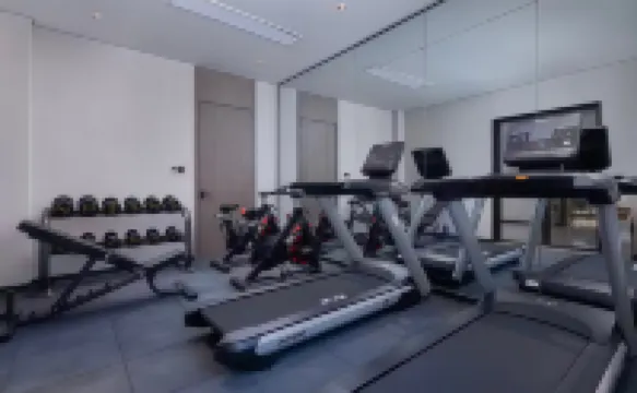 亨利商務酒店（東莞西平地鐵站店）