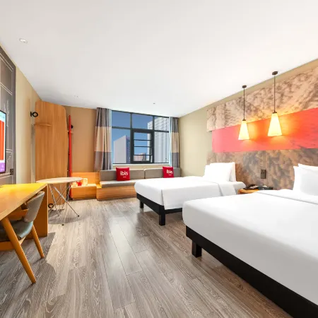 Ibis Hotel (Zhengzhou Dongming Road Store) Отели рядом с достопримечательностью «Zhengzhou Shang Dynasty Ruins»