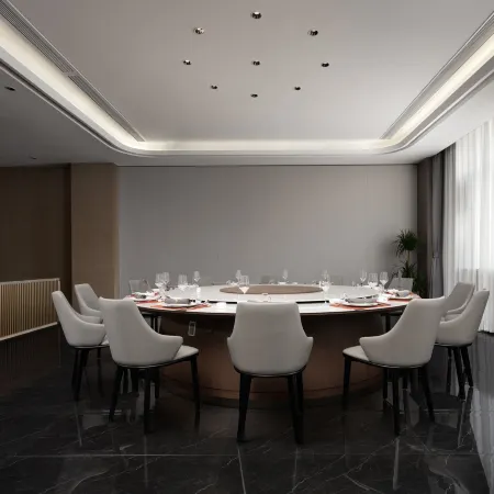 Anqing Yixiu Maison New Century Grand Hotel (Anqing Normal University Longshan Campus)