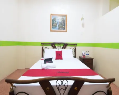 RedDoorz @ Praferosa Resort Hotel Calamba Hotels in Calamba