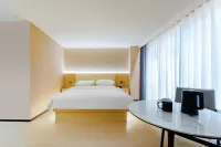 Vientiane Hotel (Zhengzhou Airport Shuanghe Lake Central Park Branch)