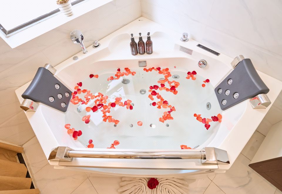 르 오트 호텔의 모던한 객실 내부 사진