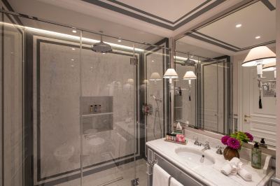 デラックス ダブルルーム ホテルD インギルテッラ ローマ スターホテルズ コレツィオーネの写真