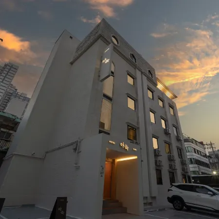 Aank Hotel Guri