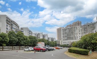 Three Gorges Project Dongshan Hotel (Yichang Water Joy City Three Gorges University)