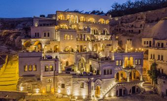 Nino Cave Suites