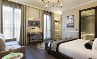 La Clef Tour Eiffel Paris by The Crest Collection