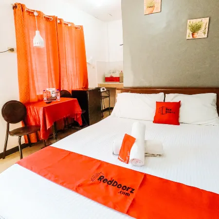 RedDoorz @ Gaeas Apartment Panglao