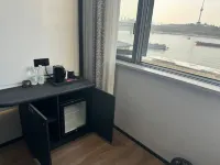 QI hotel