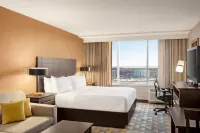 DoubleTree by Hilton Pointe Claire Montreal Airport West Hotels in Pointe Claire