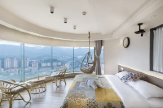 Lightstay High - altitude River - view Homestay (Jiefangbei Hongyadong Branch)