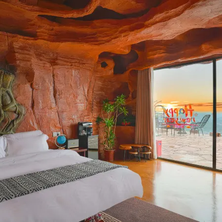 Nantai Wofoshan Cliff Cave Homestay