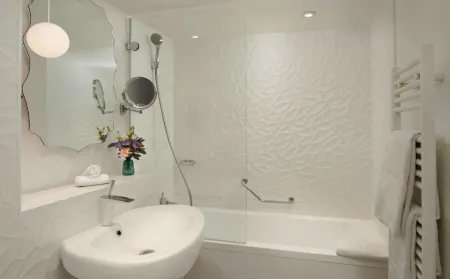 NH Paris Gare de l'Est Отели рядом с достопримечательностью «Луксорский обелиск»