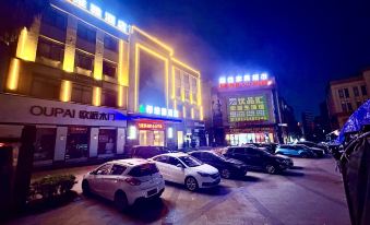 Moon Peninsula Theme Hotel