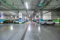 CHEERMAY Hotel (Longnan High-Speed Railway Station Wanda Plaza) - Parkering