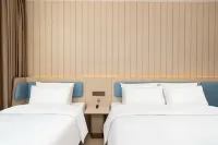 HanTing Hotel (Weifang Aoti Center Gudejin)