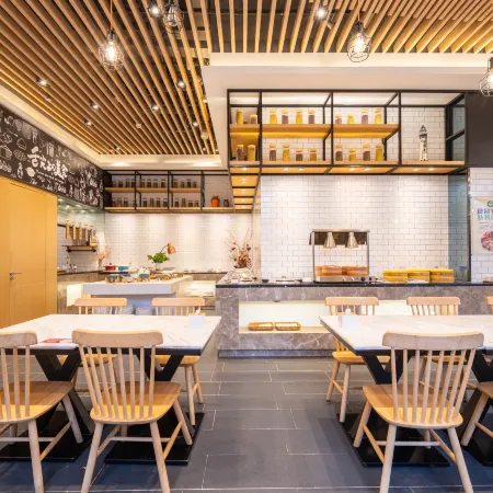 Yating Hotel (Rizhao Station RT Mart Branch)