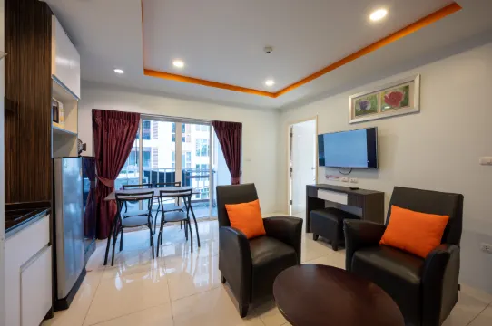 405 Two Bedroom Apartment