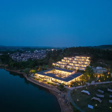 Floral Hotel·Yishan Riverside Homestay (Maoshan Oriental Salt Lake City Branch)