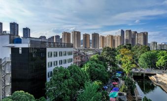 Walking In Life Hotel